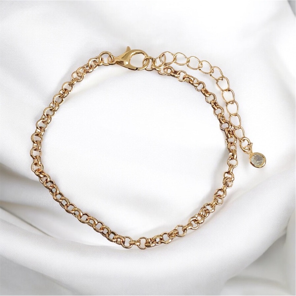 Women’s gold stainless steel round 6.5 inch bracelet - with 2 inch extender - Picture 2 of 4